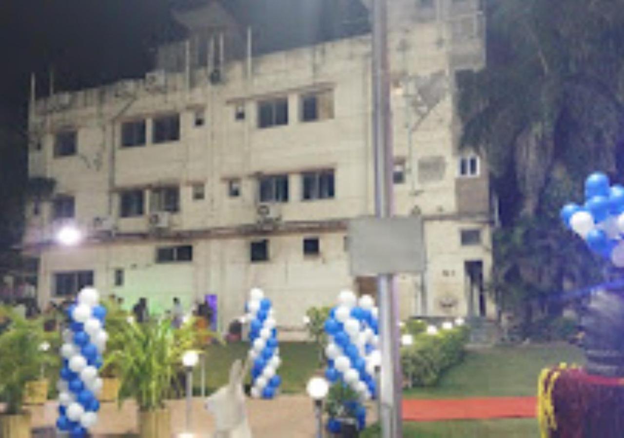 Hotel Blue Paradise Chandrapur Exterior foto